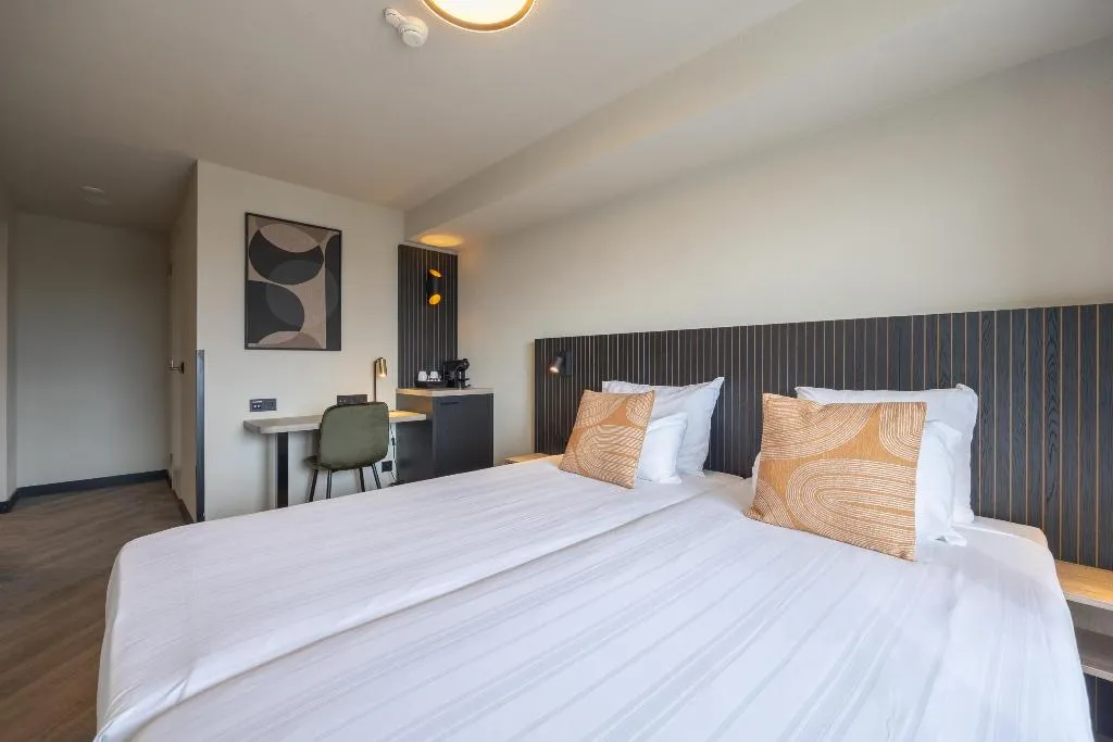 TWIN DELUXE Room, Leonardo Hotel IJmuiden Seaport Beach, Amsterdam