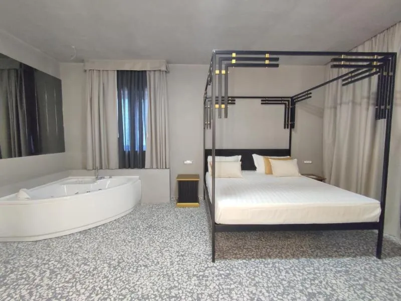 DOUBLE DELUXE Room, Hotel Nuvo, Naples