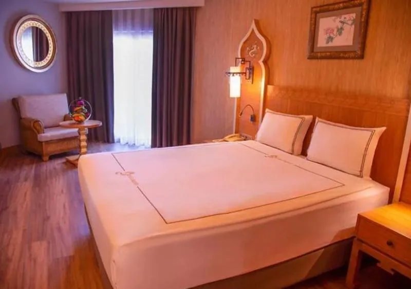 FAMILY ROOM DELUXE LAND VIEW Room, Royal Dragon Hotel, Antalya