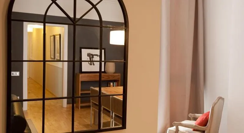 APARTMENT THREE BEDROOMS Room, Apartments Sixtyfour Barcelona, Barcelona