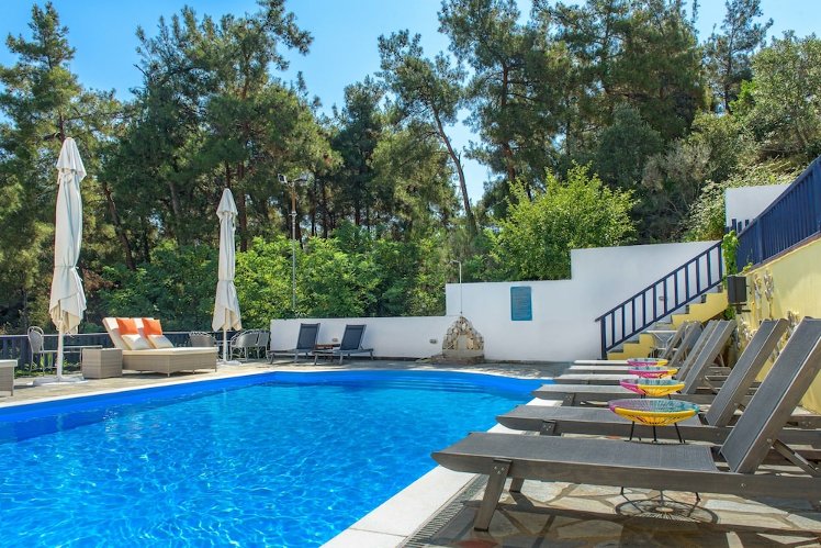 Leandros Chalkidiki, Thessaloniki