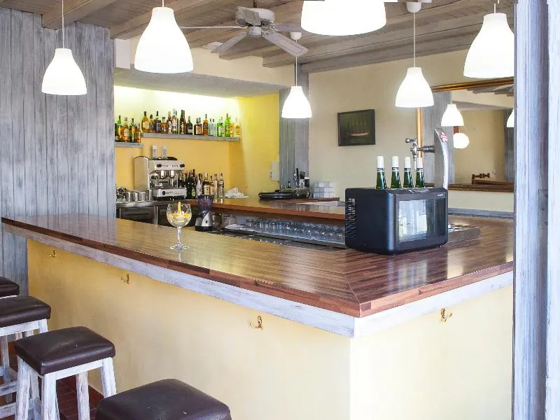 Bar, Louty Golea, Majorca