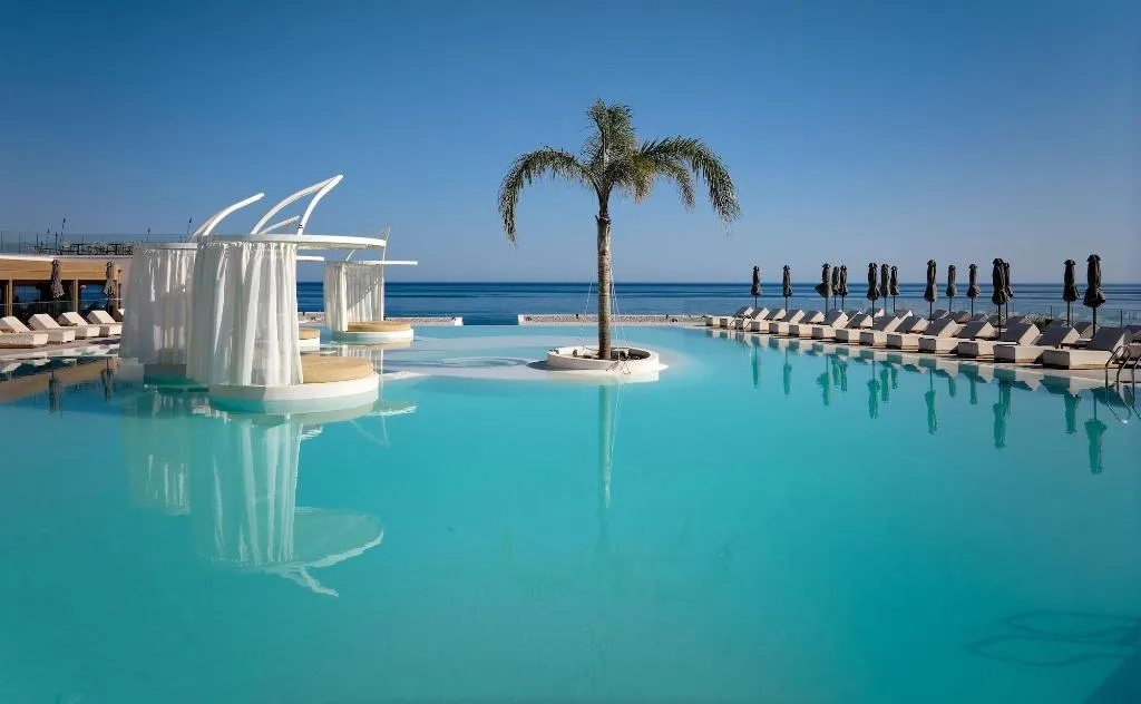 Sports and Entertainment, Enorme Santanna Island, Crete