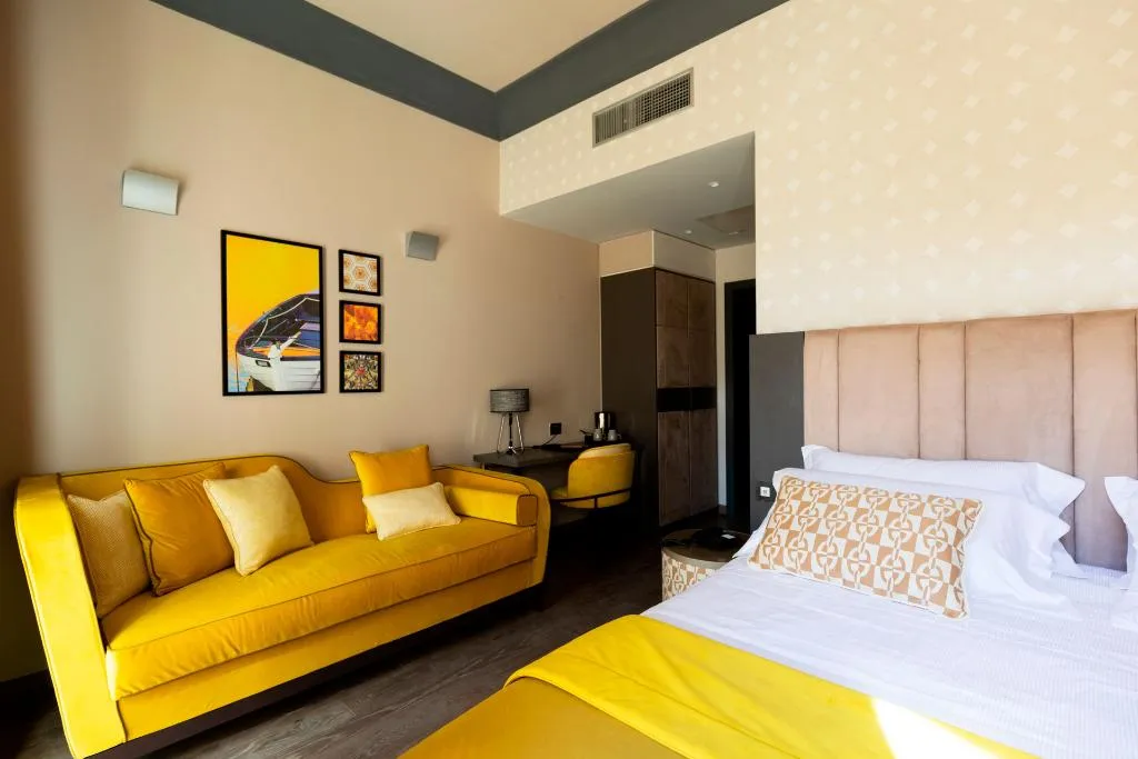 FAMILY ROOM DELUXE Room, Amadomus Luxury Suites, Naples