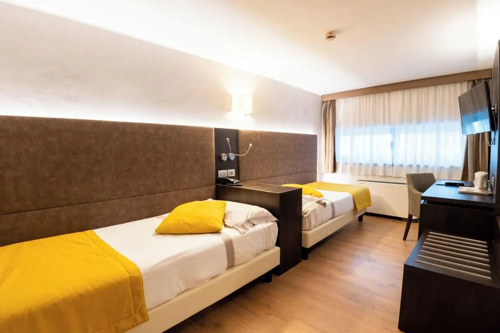 TWIN STANDARD Room, Hotel Como, Milan