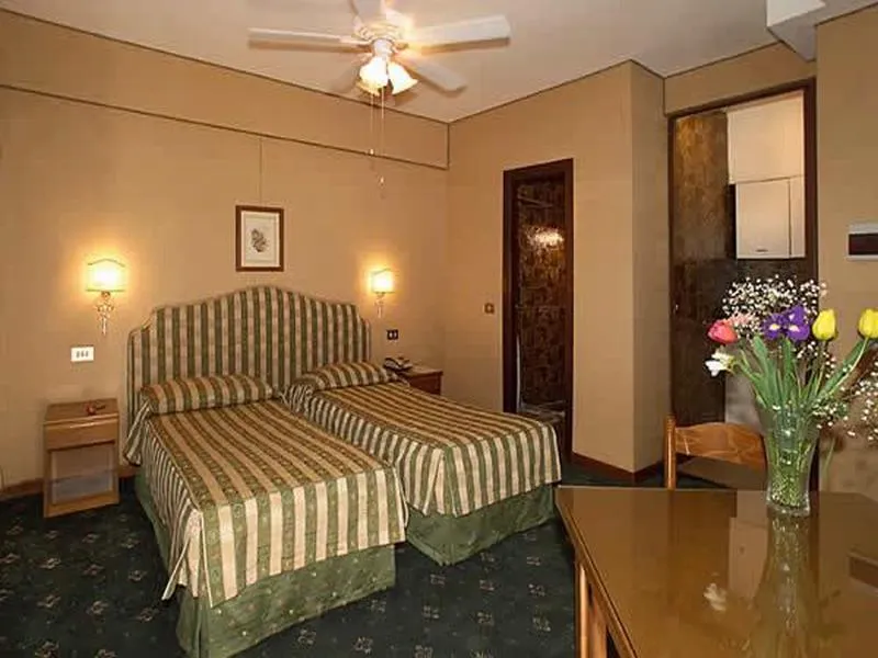 TWIN ECONOMY Room, Ponte Bianco, Rome