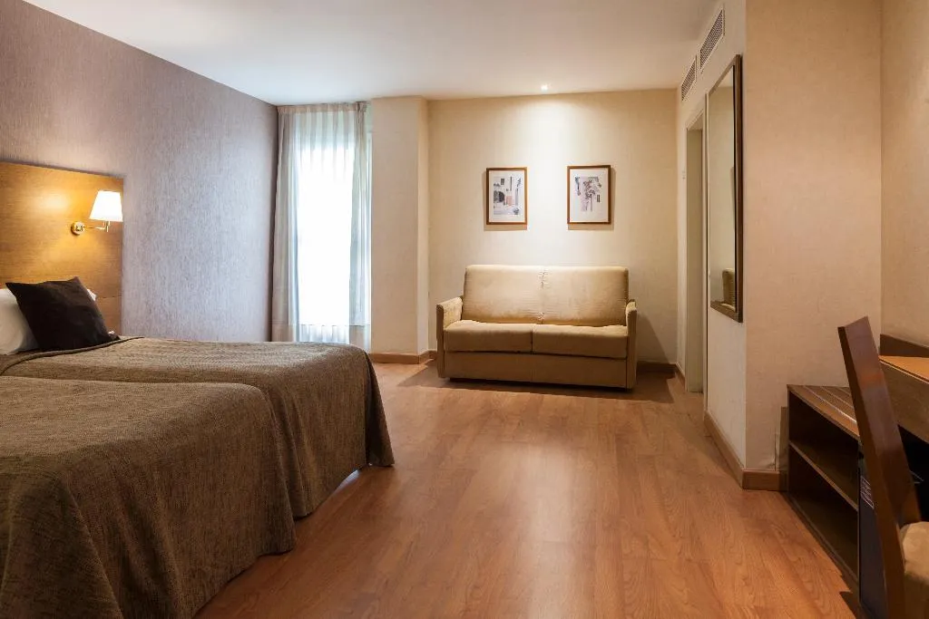 Room, Don Paco, Seville