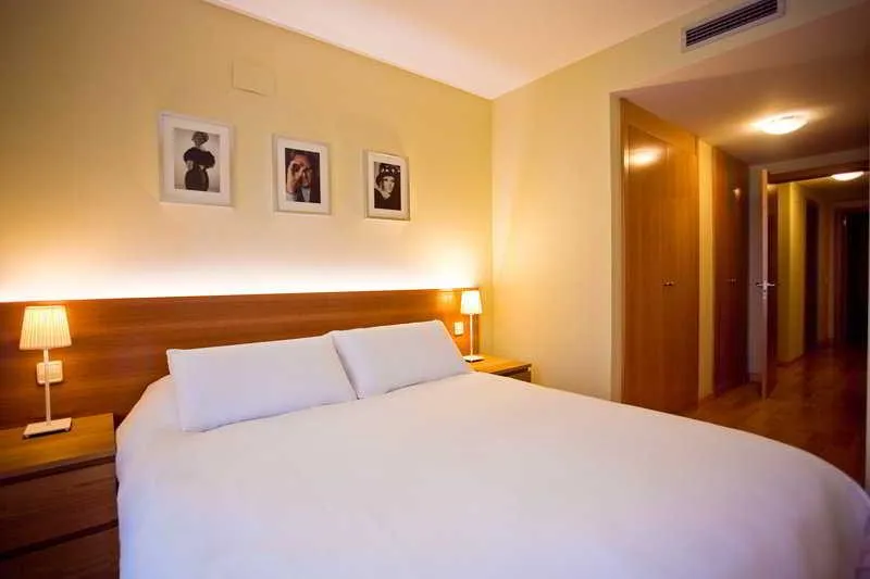 APARTMENT CAPACITY 6 TWO BEDROOMS Room, Apartment in Chamberí, Madrid