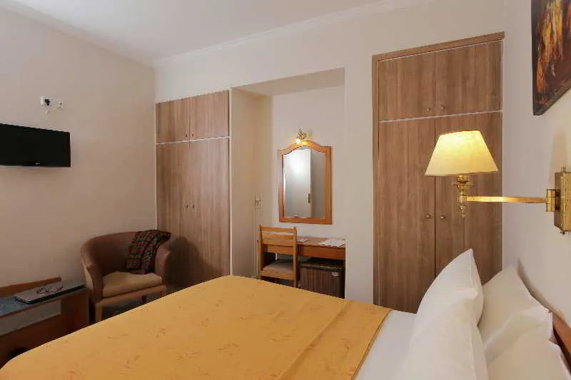 Room, Pan, Athens