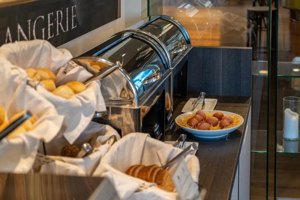 Bar, Hotel Désirée by Double Hospitality, Milan