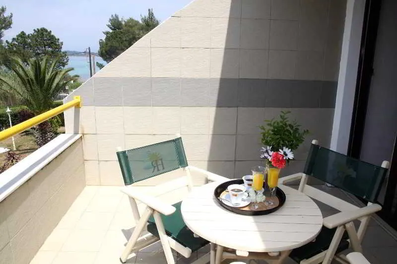Room, Rema, Halkidiki