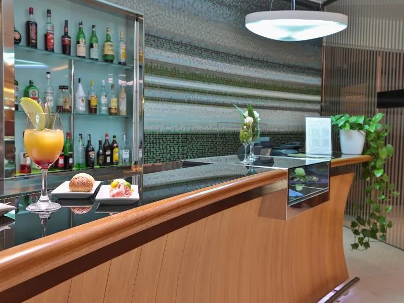 Bar, Unahotels Varese, Milan