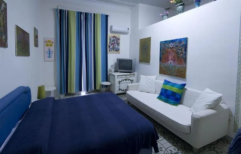 General view, B&B Platamon, Naples
