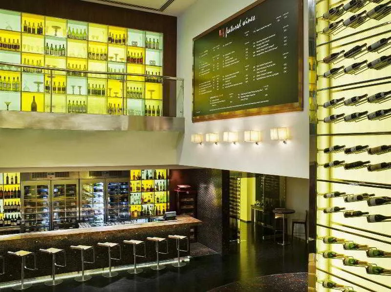 Bar, Westin Mina Seyahi Beach Resort & Marina, Dubai