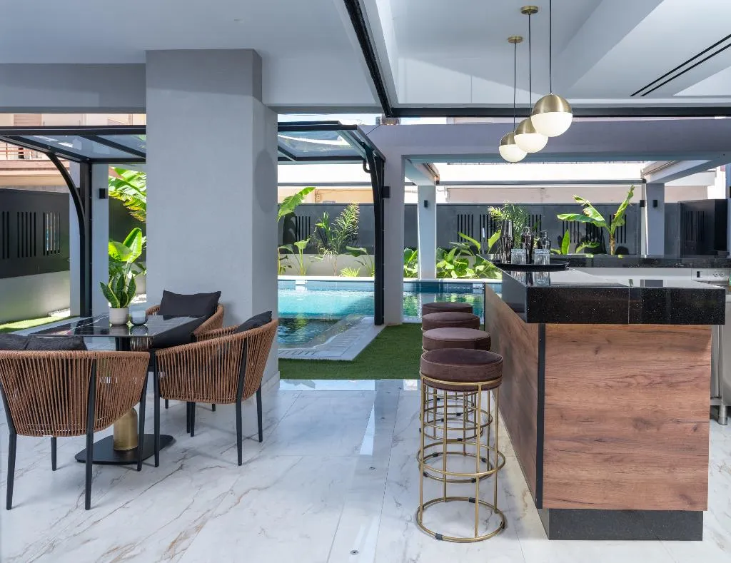 Bar, Captain Napoleon Paterakis CNP Luxurious Suites, Crete