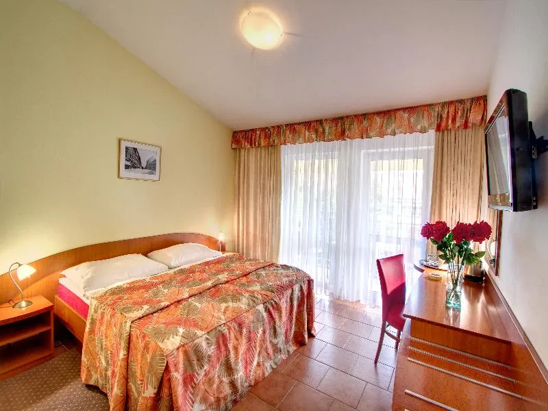 DOUBLE STANDARD Room, Seifert, Prague