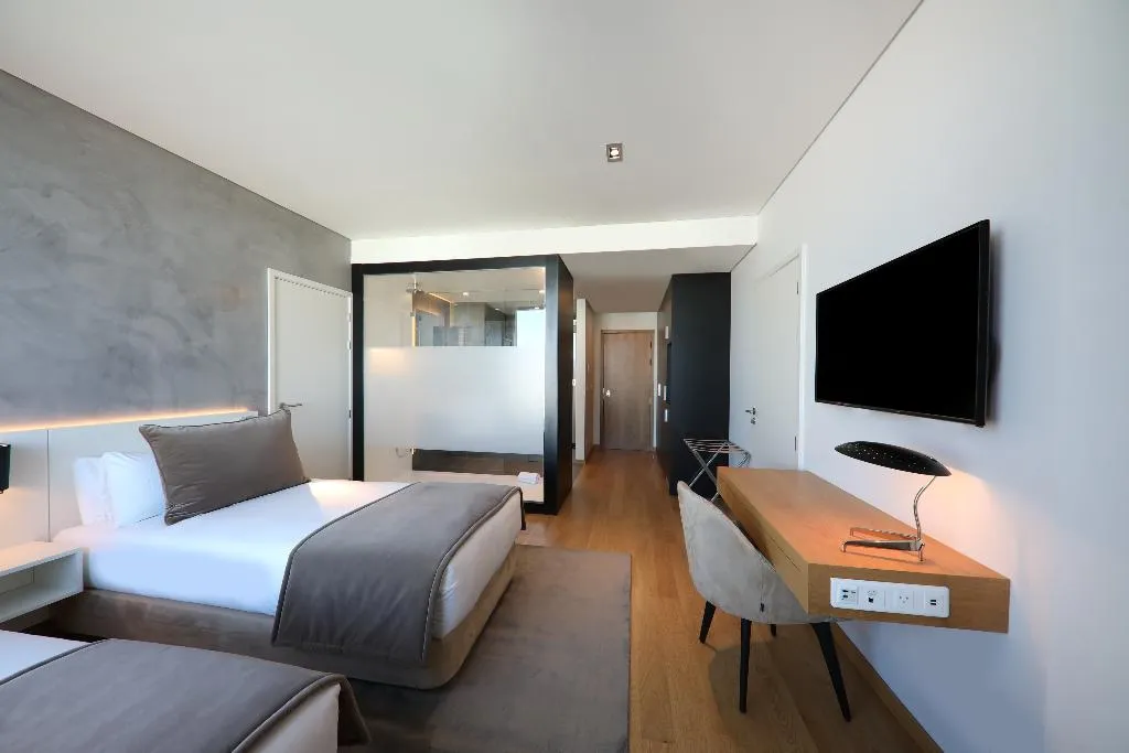 Double or Twin STANDARD Room, Iberostar Selection Lisboa, Lisbon