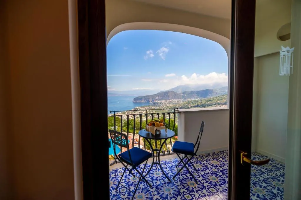 General view, Grand Hotel Hermitage, Naples