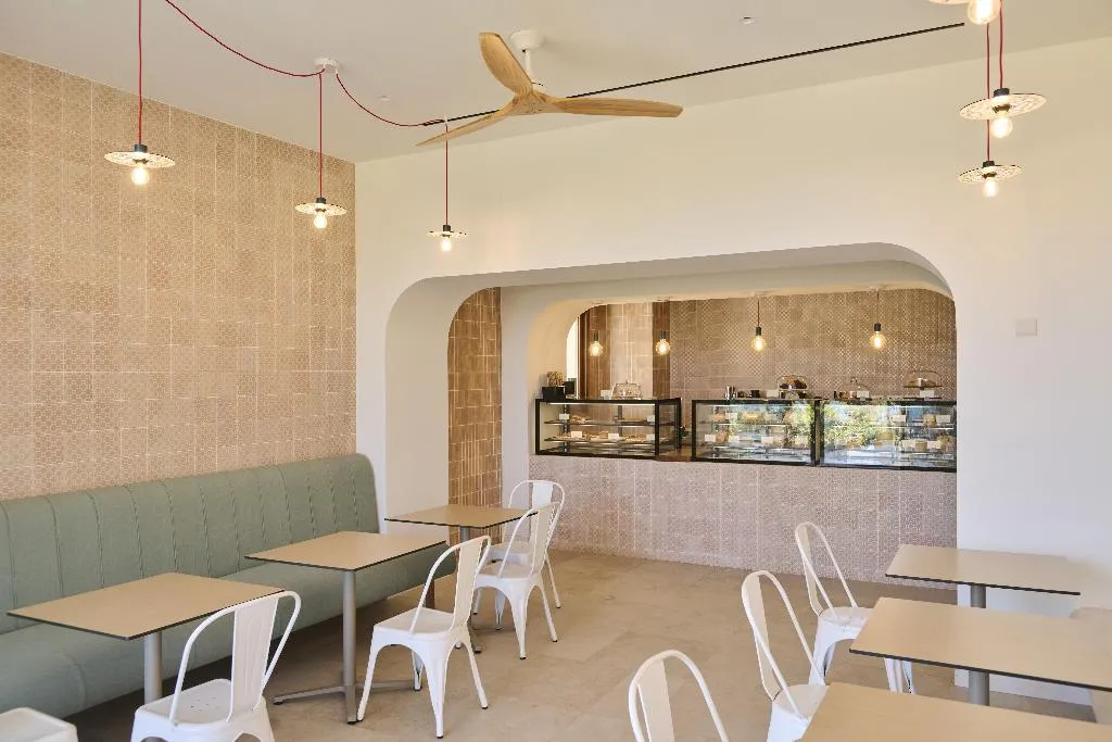 Restaurant, Sunrise Emerald, Cyprus