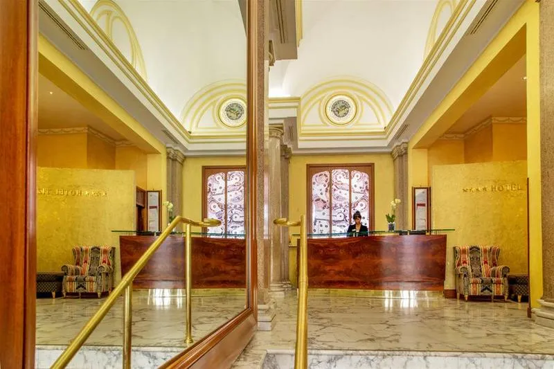 Lobby, Tiziano, Rome