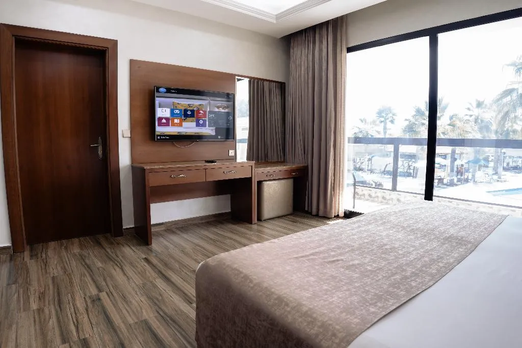 SUITE POOL VIEW Room, Palma Beach Resort & Spa, Dubai