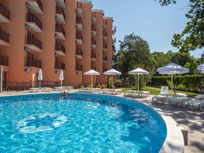 Pool, Riva, Bourgas