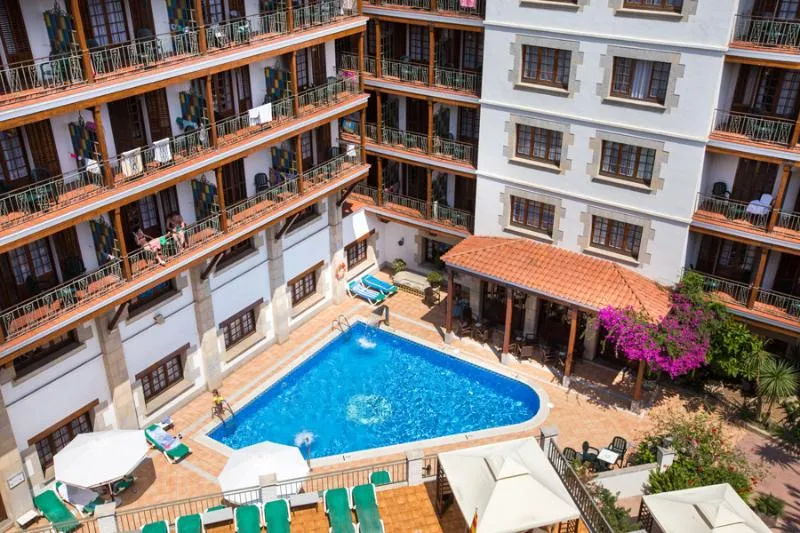 Pool, La Carolina, Costa Brava