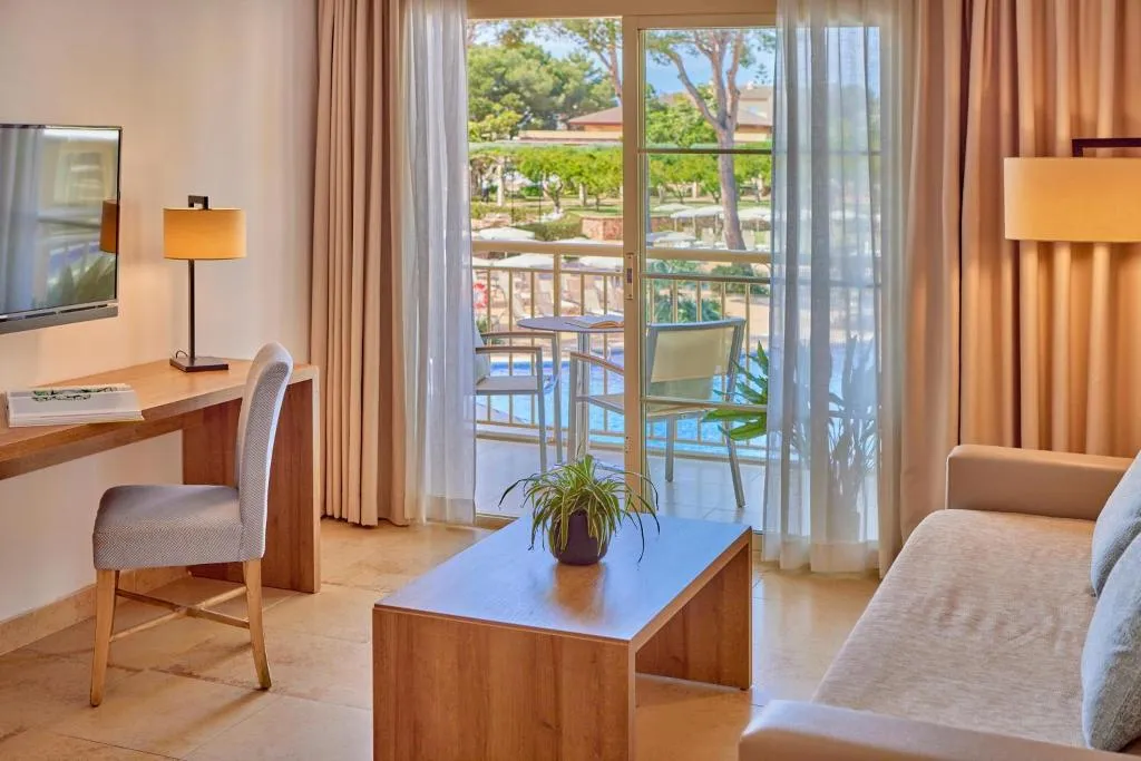 SUITE POOL VIEW ONE BEDROOM Room, Zafiro Mallorca, Majorca