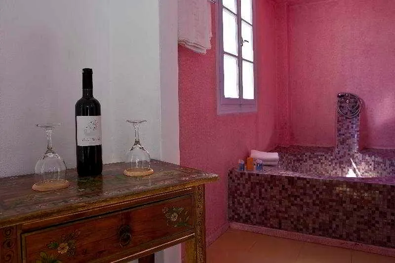 Room, Tzekos Villas, Santorini