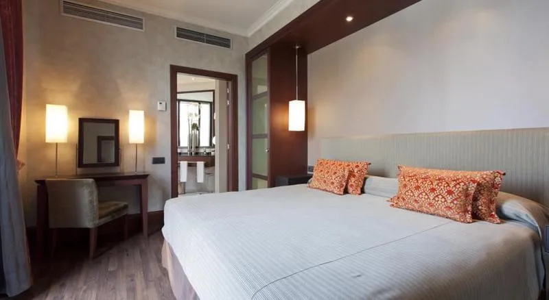 JUNIOR SUITE STANDARD Room, Barcelona Center, Barcelona