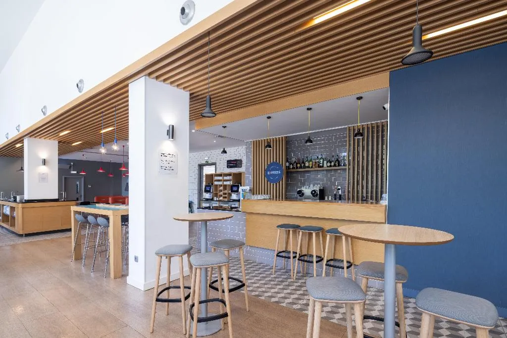 Bar, Holiday Inn Express Porto Exponor, Porto