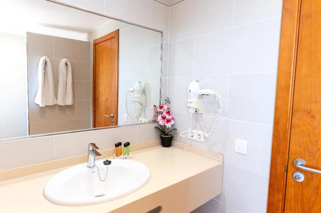 APARTMENT CAPACITY 7 THREE BEDROOMS Room, Vistasur, Tenerife