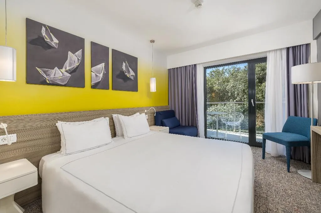 DOUBLE SINGLE USE SUPERIOR WITH BALCONY Room, Park Plaza Arena Pula, Istria
