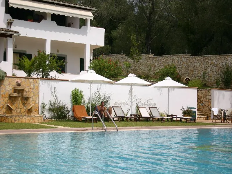 Pool, Paradise Inn, Corfu
