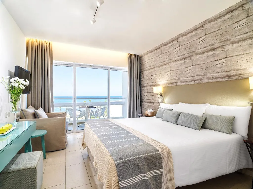 Double or Twin SEA VIEW Room, Leonardo Plaza Cypria Maris Beach Hotel & Spa, Cyprus