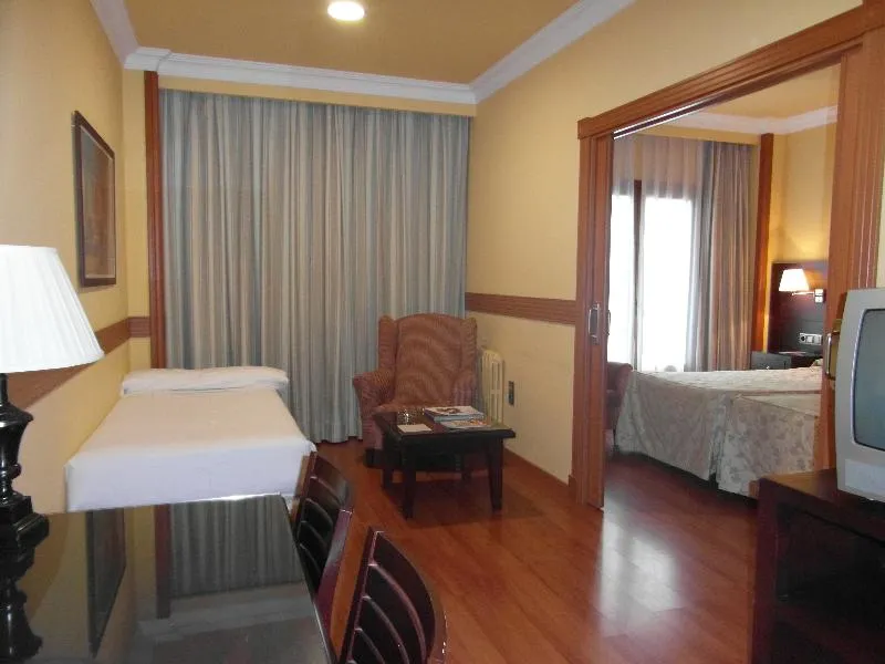TRIPLE STANDARD Room, Dos Castillas, Madrid