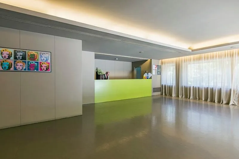 Lobby, Fundador, Porto