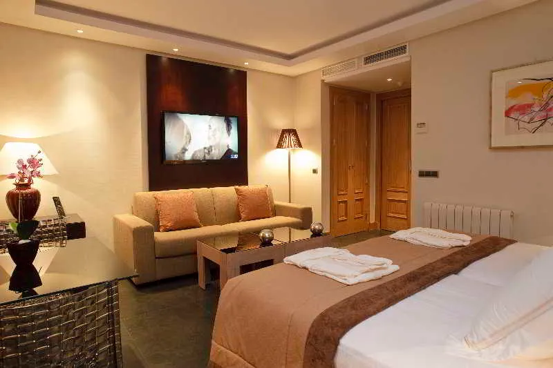 Room, Nexus Benalmadena Suites and Apartments, Costa Del Sol