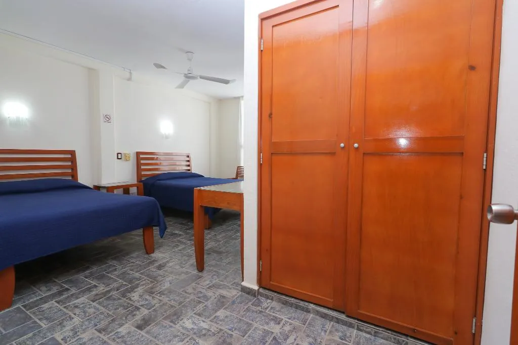 QUADRUPLE STANDARD Room, Soberanis, Cancun Area