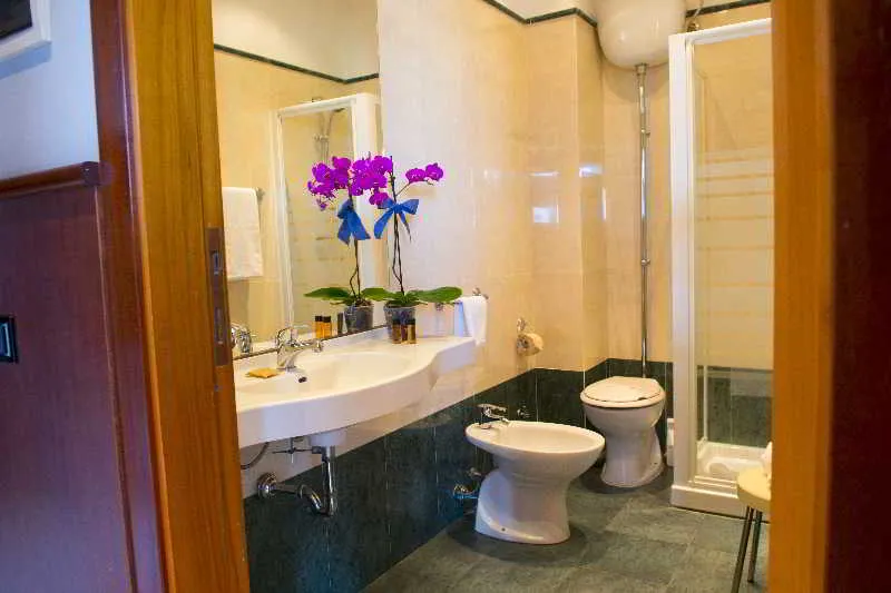 Room, Dei Pini, Catania