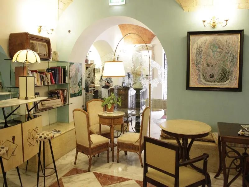 Lobby, Emona Aquaeductus, Naples