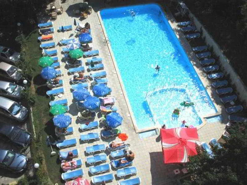 Pool, Varshava, Varna