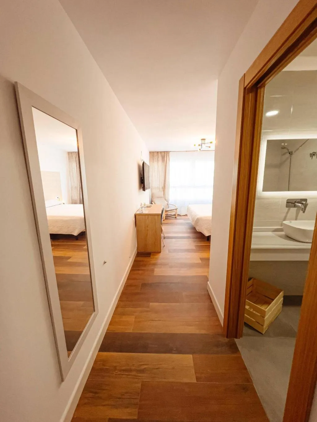 DOUBLE DELUXE Room, Hostal Sorbas, Andalucia