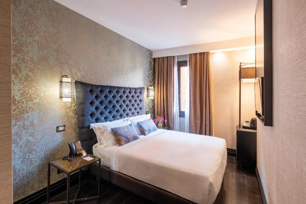 DOUBLE QUEEN SIZE BED Room, Vignette Collection The Venice Times Hotel By IHG, Venice