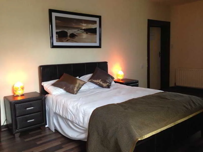Room, Maddens Bridge Bar and Restaurant, Cork