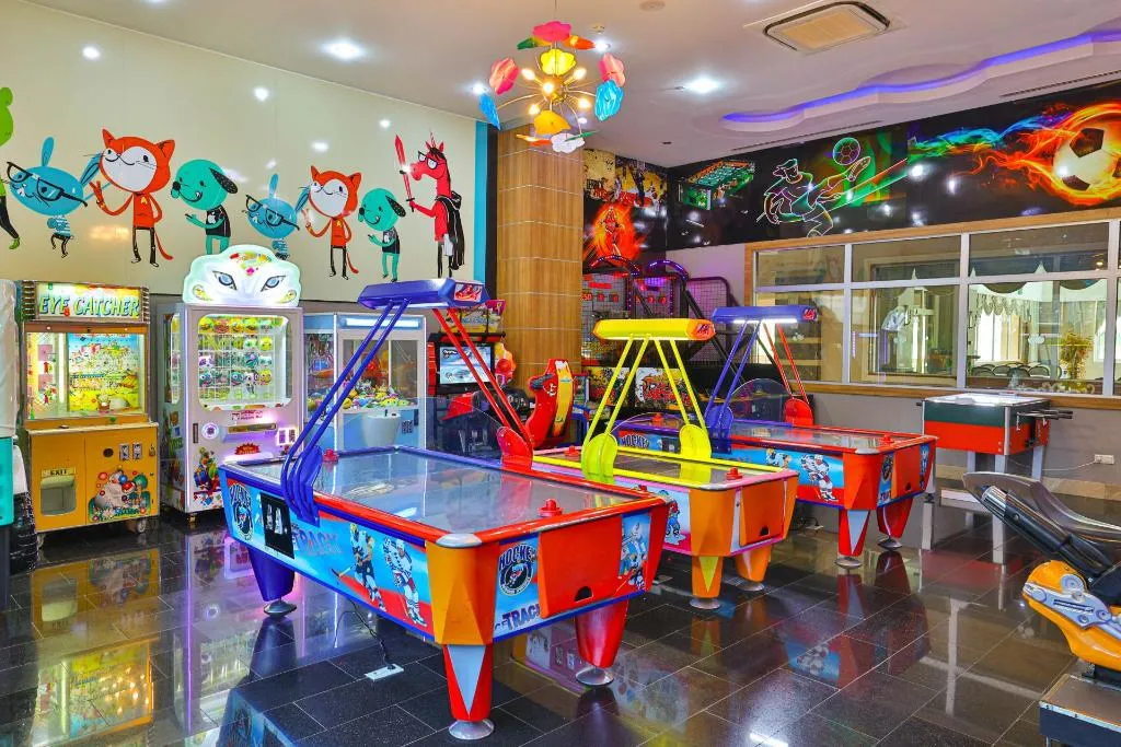 Sports and Entertainment, Crystal Sunset Pearl Collection, Antalya