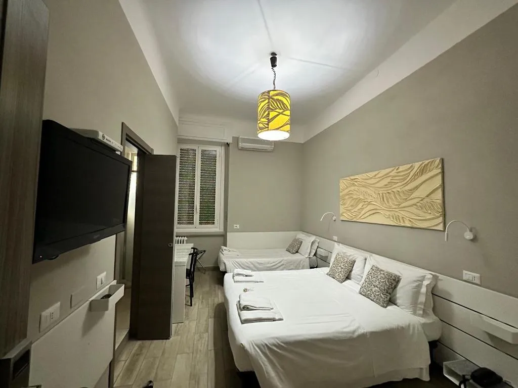 TRIPLE STANDARD Room, Hotel Bogart, Milan