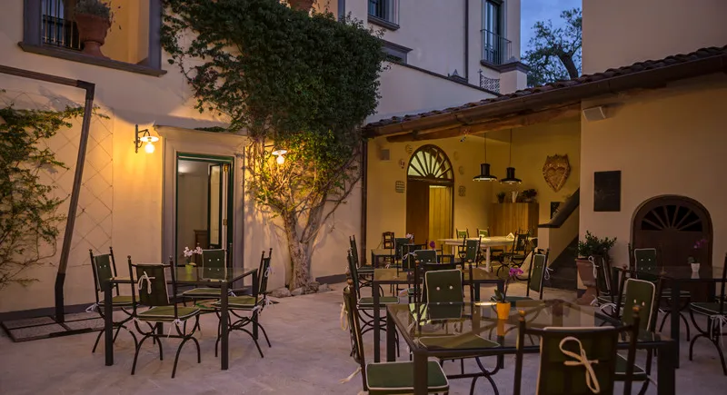 Restaurant, Relais Regina Giovanna, Naples