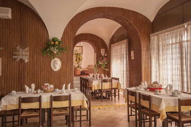Restaurant, Tirreno, Rome