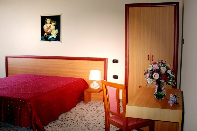 Room, La Casa del Pellegrino, Naples
